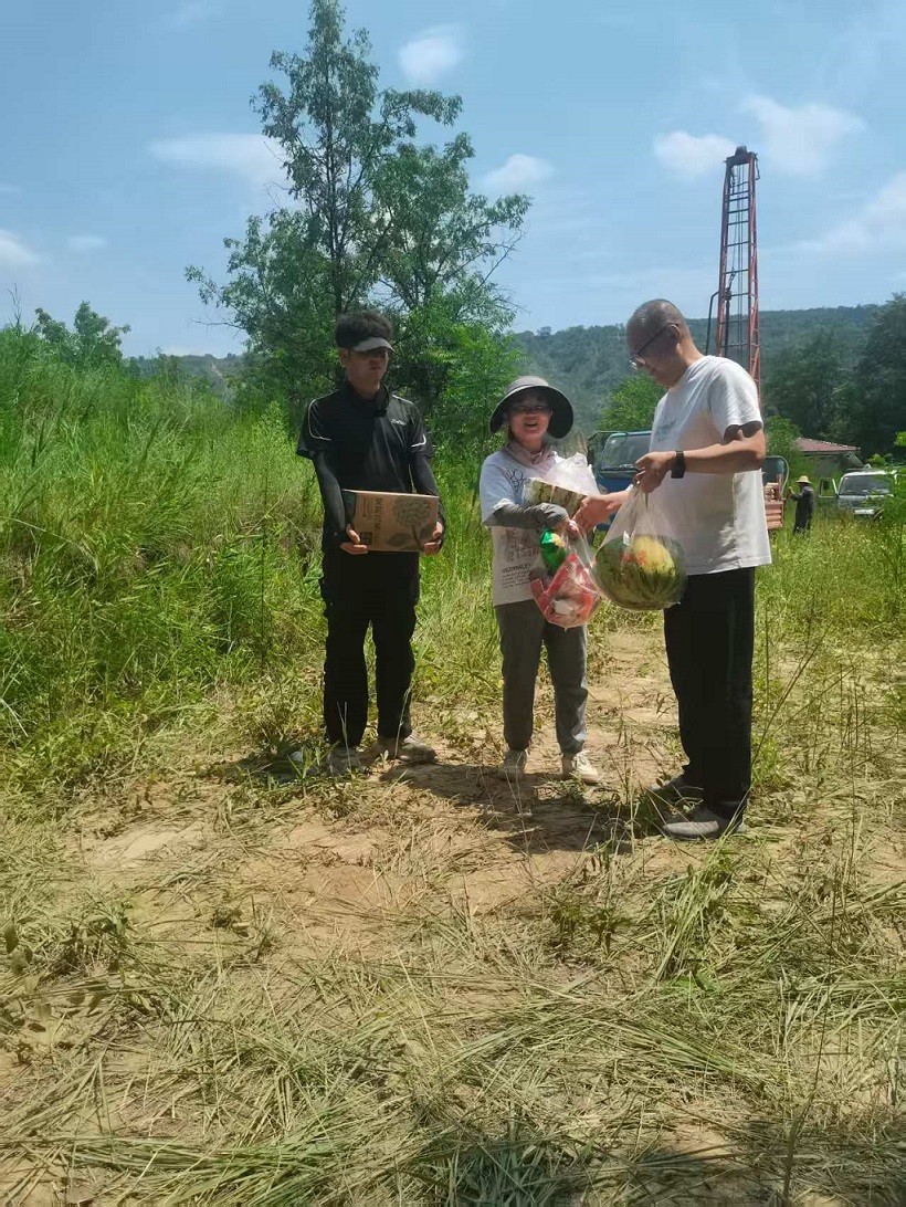 甘肅信合工程設(shè)計(jì)有限公司工會(huì)委員會(huì) 為員工發(fā)放夏日高溫福利