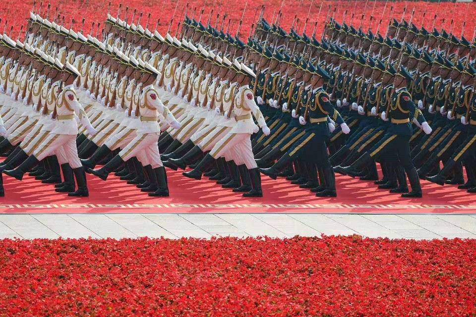 甘肅信合工程設(shè)計有限公司組織集體觀看閱兵儀式，威武之師激勵奮發(fā)之志